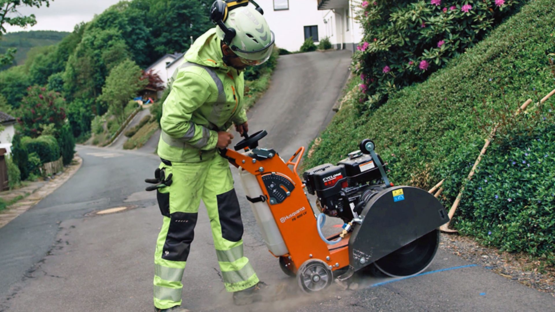 Lehnen Ausbildung Strassenbauer 1920x1282 px